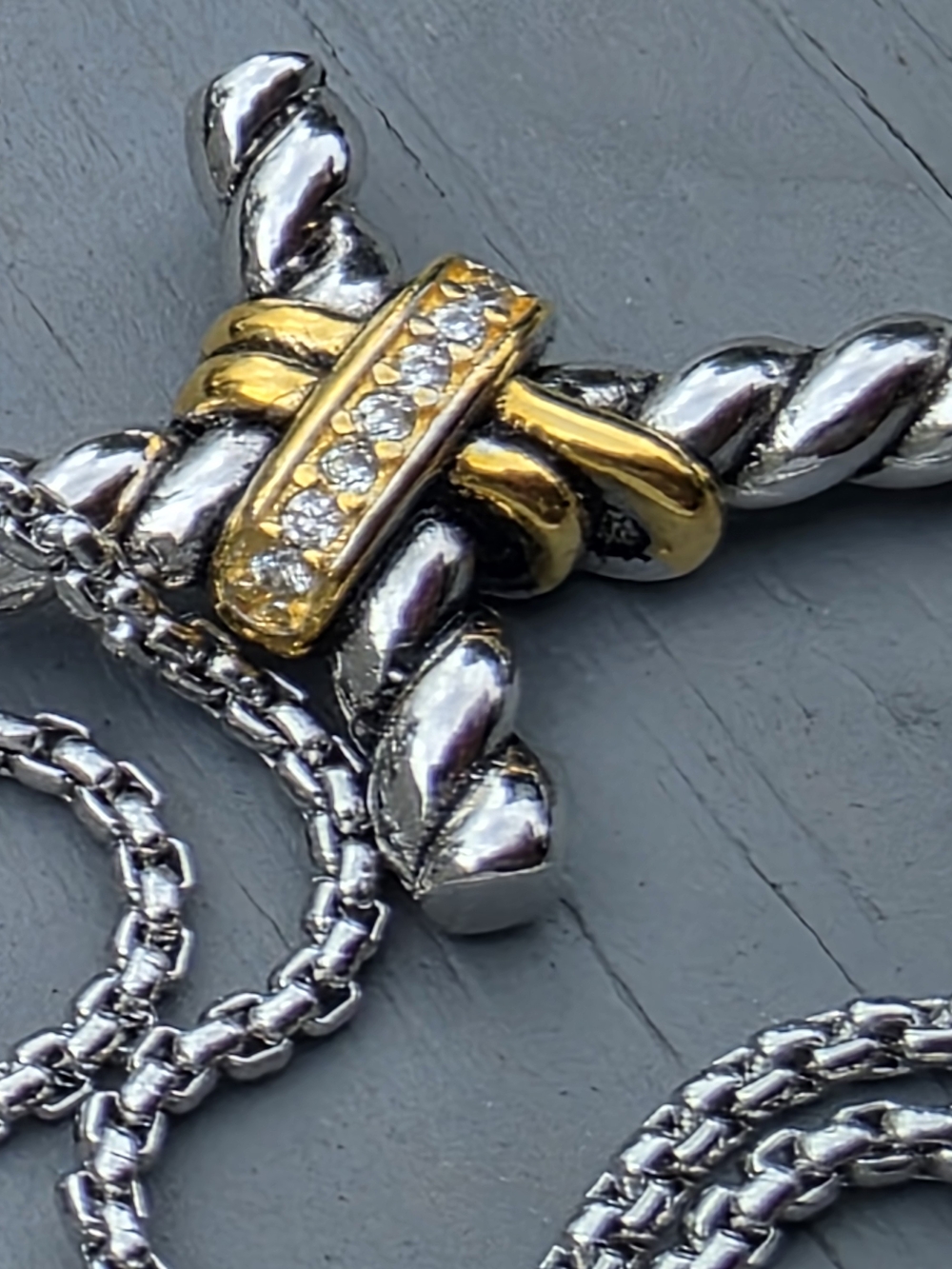 David Yurman Cable Collectibles cross necklace - Picture 4 of 10